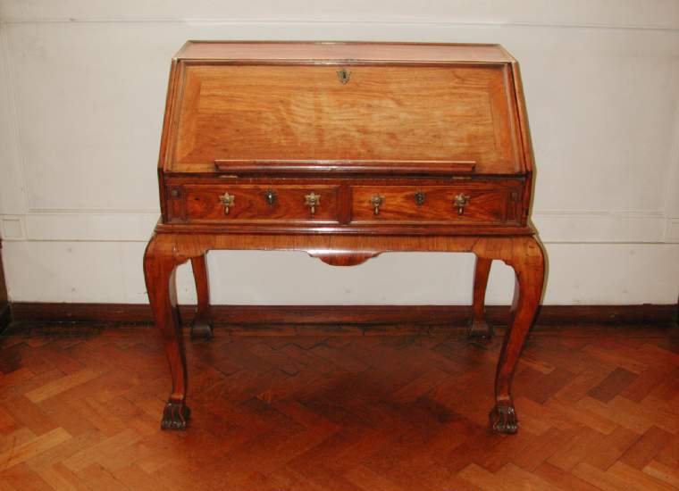 An image of Writing desk
