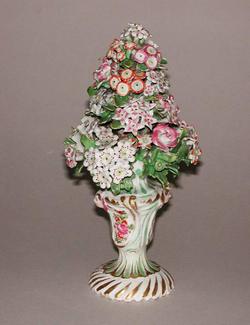 An image of Vase with flowers