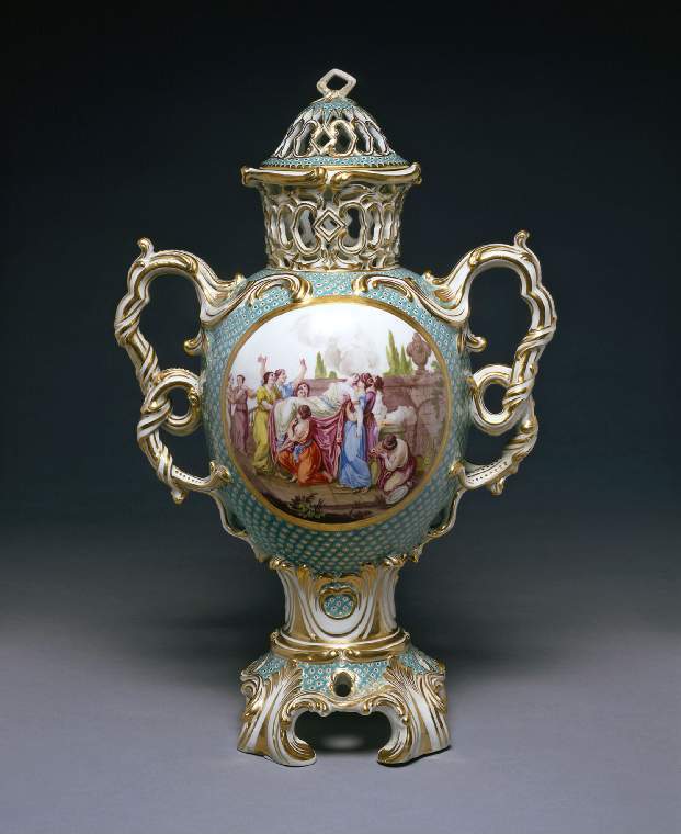 An image of Perfume vase and cover
