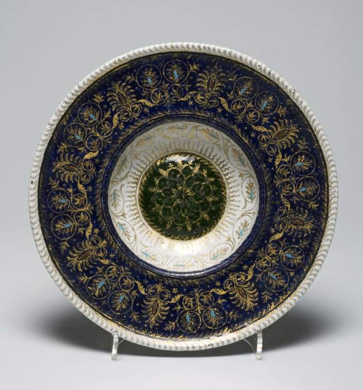 An image of Bowl with broad rim