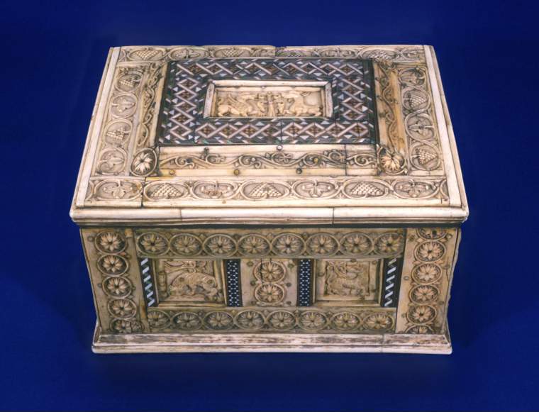 An image of Rosette casket