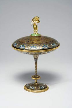 An image of Standing cup and cover