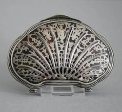 An image of Snuff box