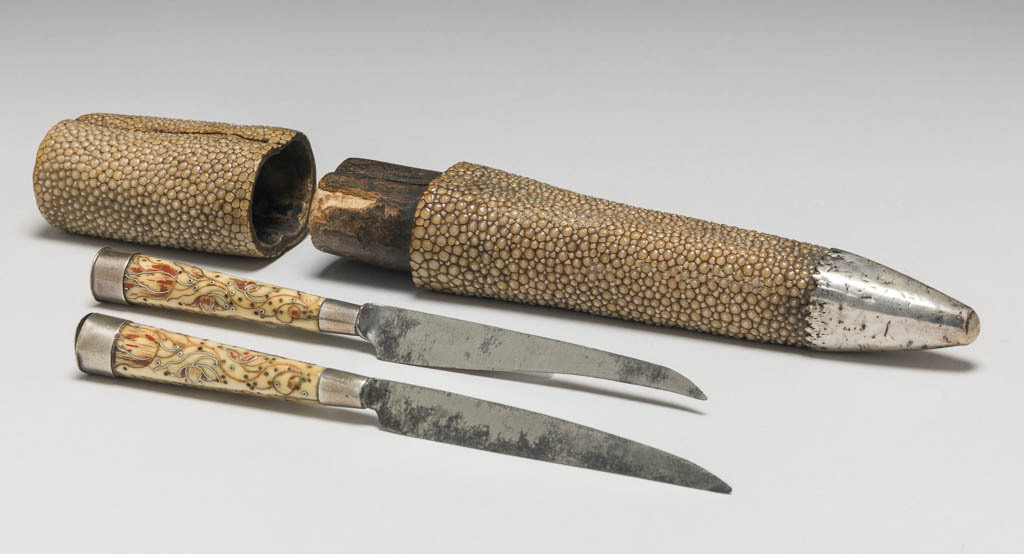 An image of Pair of knives and case