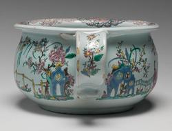 An image of Chamber pot
