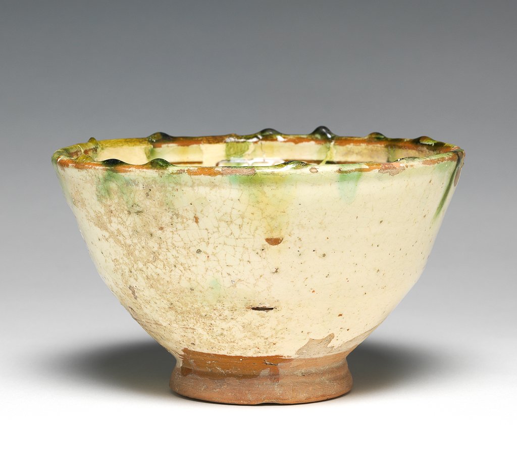 An image of Bowl. Unknown maker, Cyprus. Earthenware, height 8.2 cm, diameter 14 cm, 1400-1599.