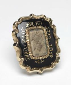 An image of Mourning brooch