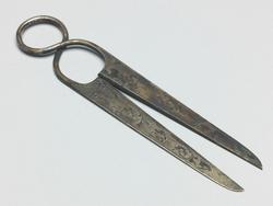 An image of Pair of scissors