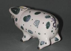 An image of Flask in the shape of a pig