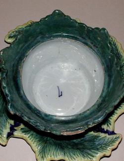 An image of Bowl and stand
