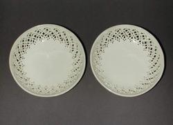 An image of Pair of dishes