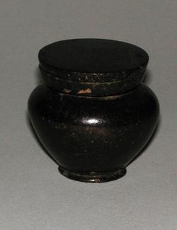 An image of Kohl vessel