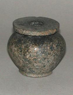 An image of Kohl pot
