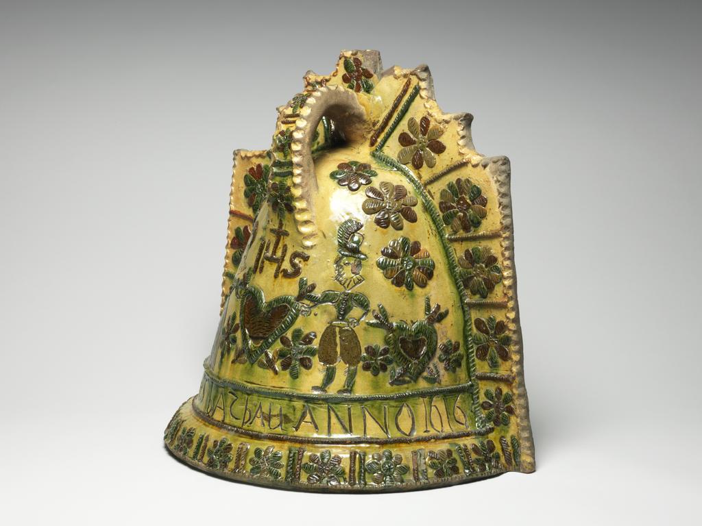 An image of Fire Cover/couvre feu. Lead-glazed earthenware. Production Place: Sorrus, France. Incised, ‘JACQVES BATBAU ANNO 1616’.