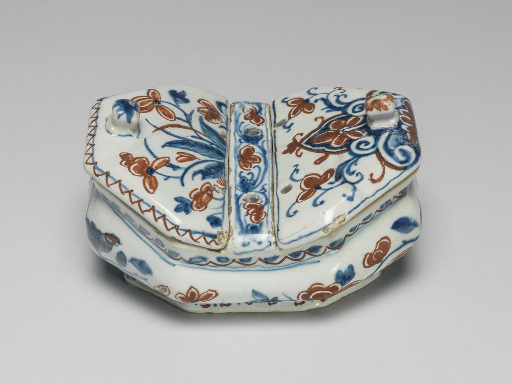 An image of Double spice box. Production Place: , Holland, Delft, United Provinces of the Netherlands. Tin-glazed earthenware.