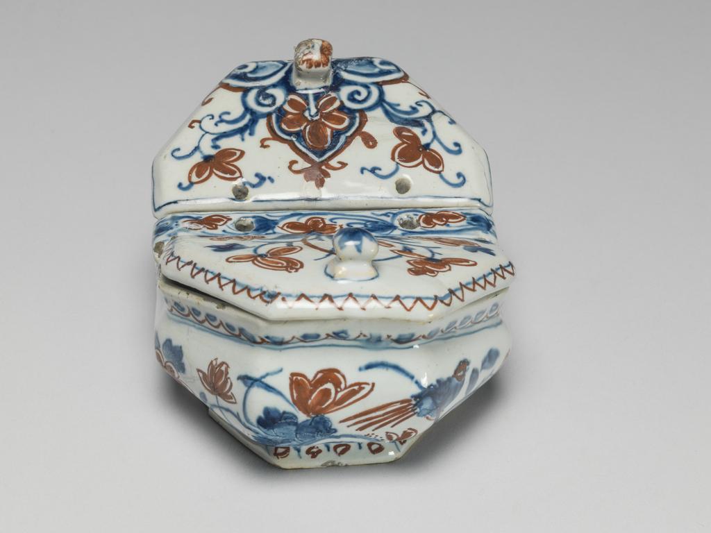 An image of Double spice box. Production Place: , Holland, Delft, United Provinces of the Netherlands. Tin-glazed earthenware.