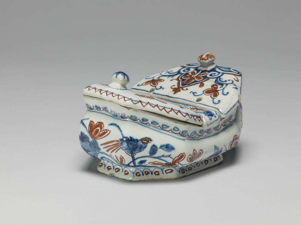 An image of Double spice box. Production Place: , Holland, Delft, United Provinces of the Netherlands. Tin-glazed earthenware.