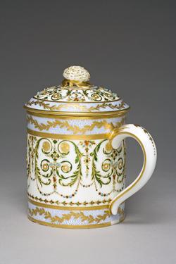 An image of Covered cup and saucer
