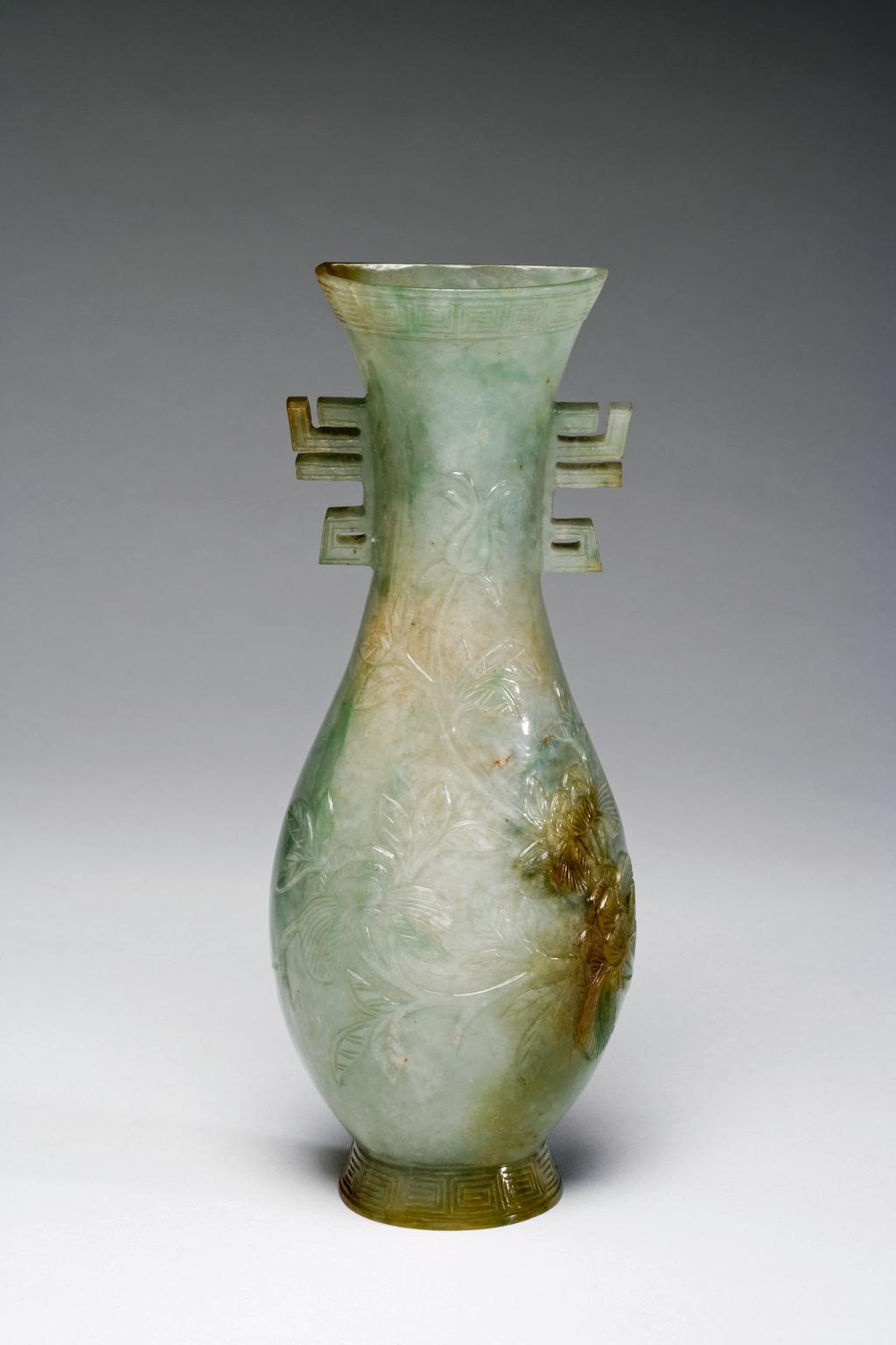 An image of Half vase