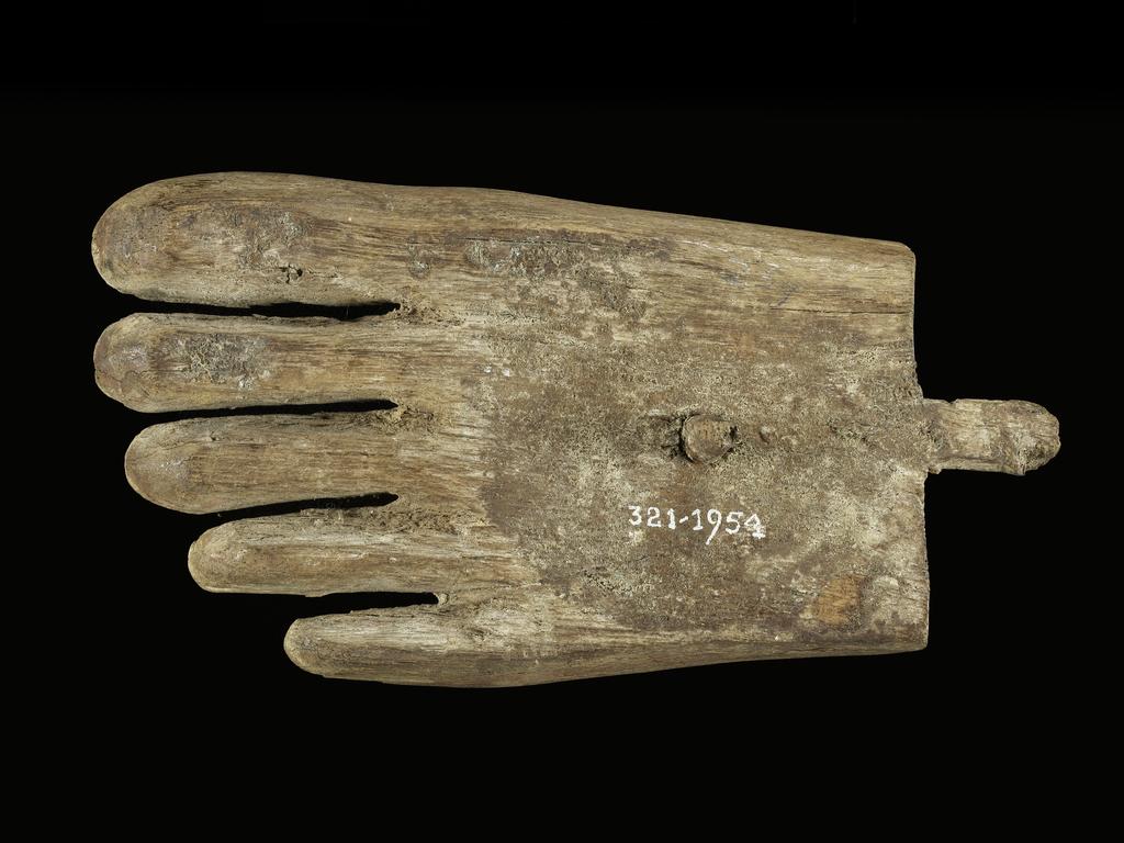 An image of To be identified. Right foot. Production Place: Egypt. Wood, length 0.15 m.