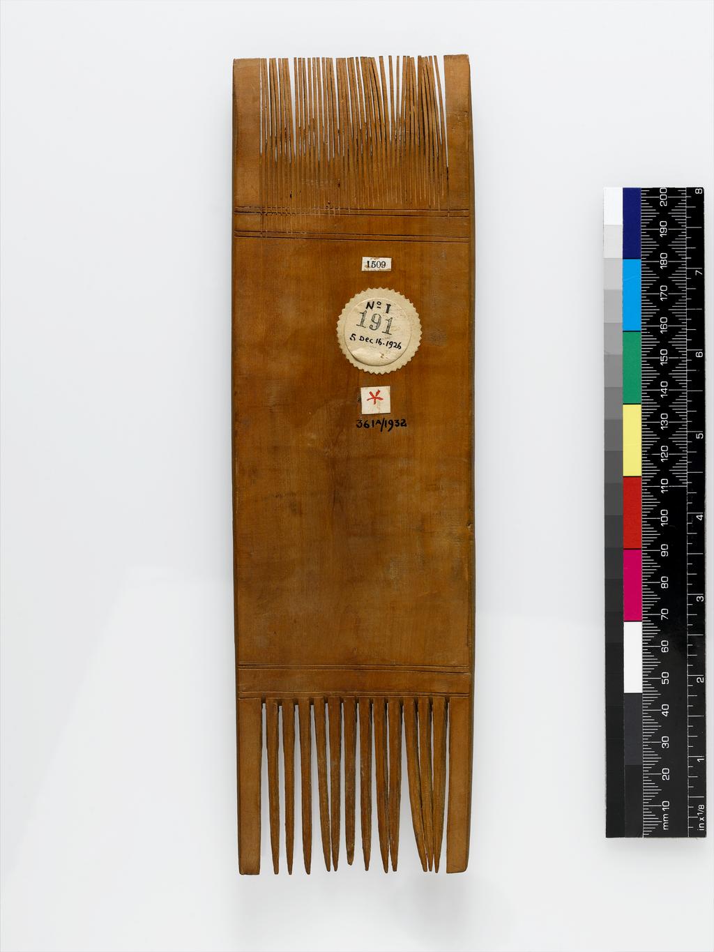 An image of Cosmetic equipment. Comb, with design. Production Place: Egypt. Wood, height 0.252 m, width 0.075 m. Coptic Period.