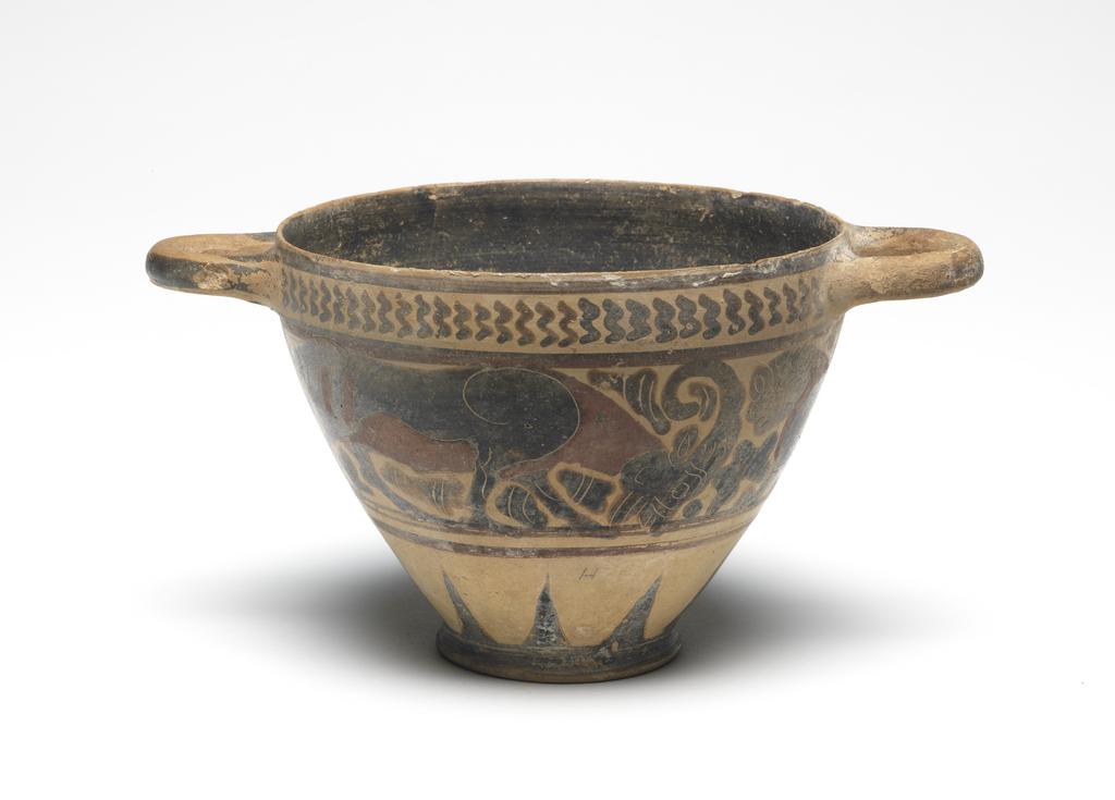 An image of vessel skyphoscup skyphos, animal frieze  Middle Corinthian Dimensions height 0.062 mwidth 0.14 m