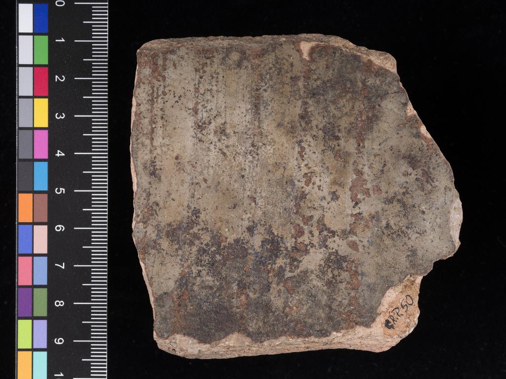 An image of Written Document. Ostracon, receipt for poll tax and capitation taxes. Production Place: Egypt, Elephantine. Clay, height 0.083 m, width 0.088 m, circa 139. Middle Roman.