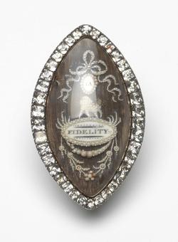 An image of Friendship or mourning brooch