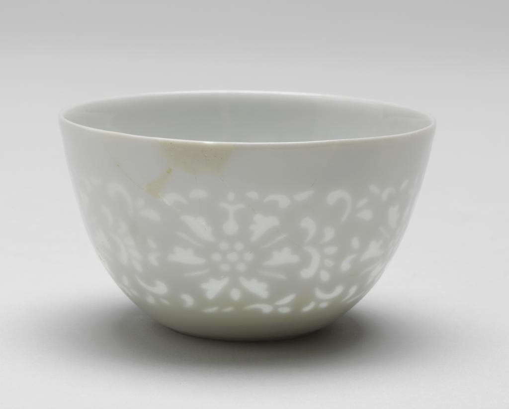 An image of Cup. Unknown maker. Chinese. Hard-paste porcelain. Repaired State.