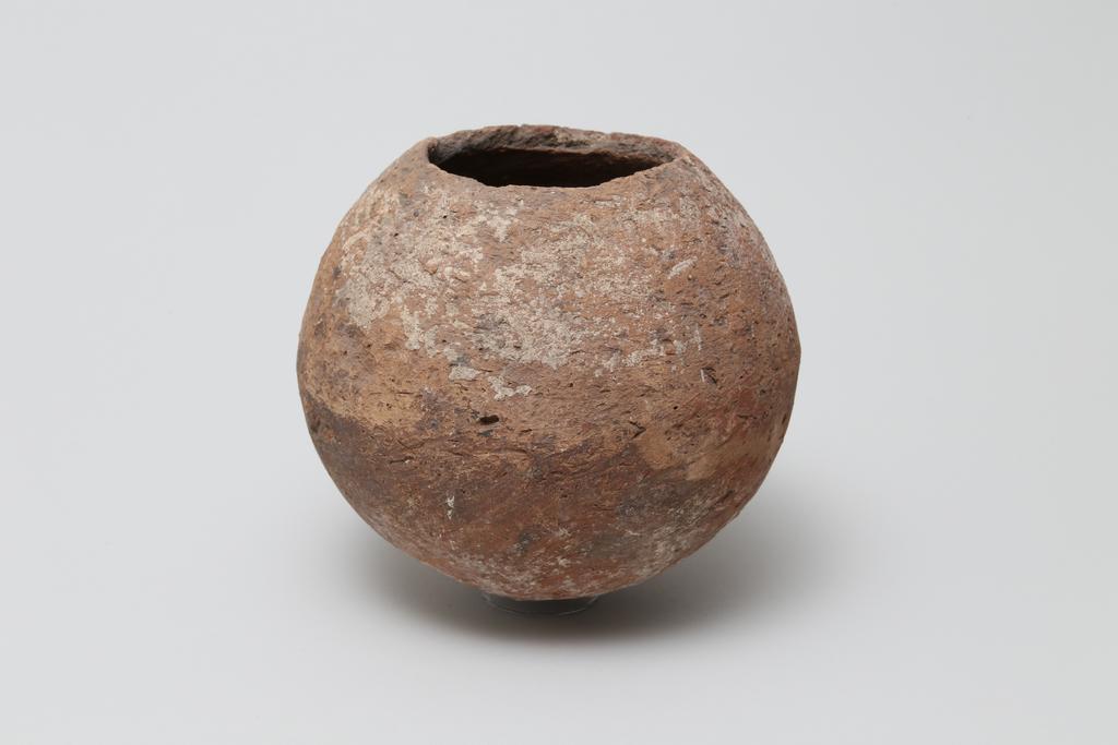 An image of Vessel. Jar, globular, neck missing. Production Place/Find Spot: Egypt. Height 0.14 m.