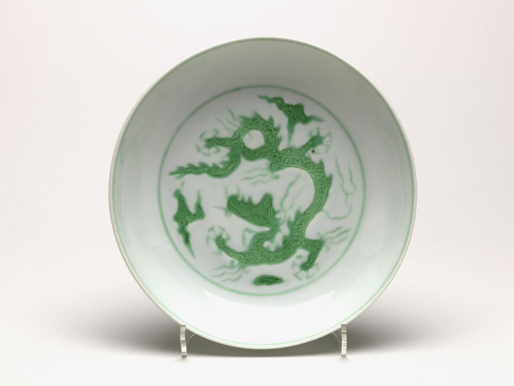An image of Dish. Production Place: China. A green enamelled dragon dish, diameter 17.5 cm. Zhengde period (1506-1521).